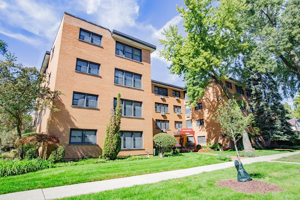 Unit for sale at 500 Washington Boulevard, Oak Park, IL 60302