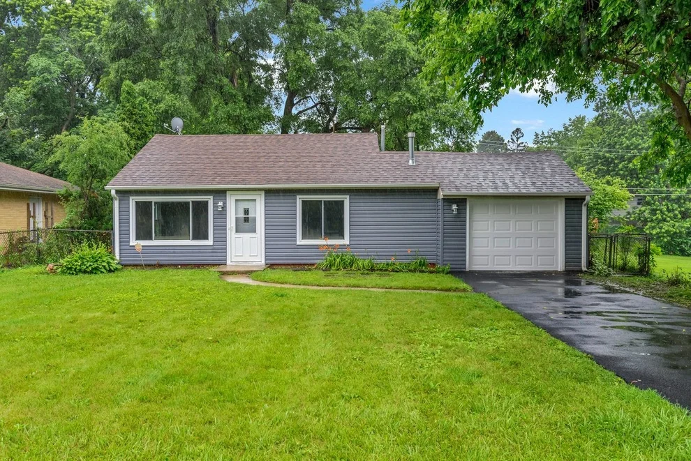 Unit for sale at 32910 N Meadow Road, Grayslake, IL 60030