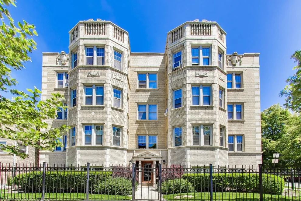 Unit for sale at 6203 N Oakley Street, Chicago, IL 60659