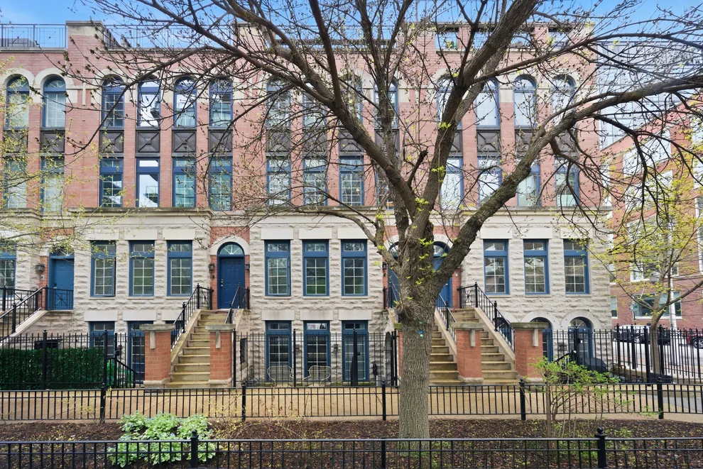 Unit for sale at 367 W Superior Street, Chicago, IL 60654