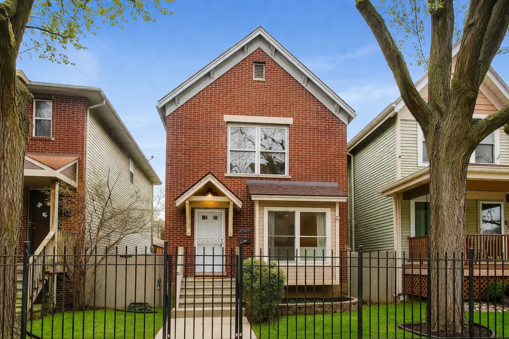 Unit for sale at 3413 S Indiana Avenue, Chicago, IL 60616