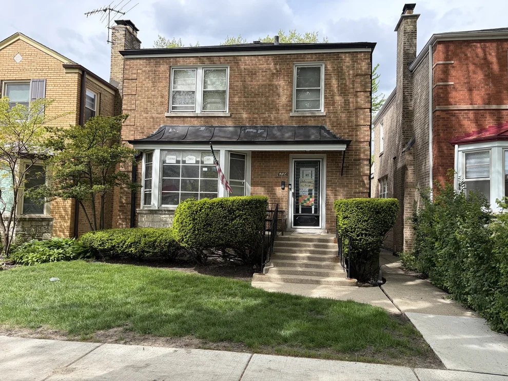 Unit for sale at 6734 N Mozart Street, Chicago, IL 60645