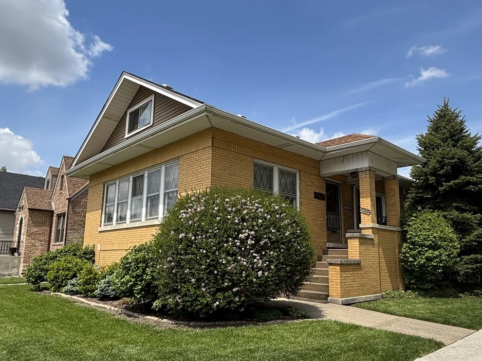 Unit for sale at 9100 Sheridan Avenue, Brookfield, IL 60513