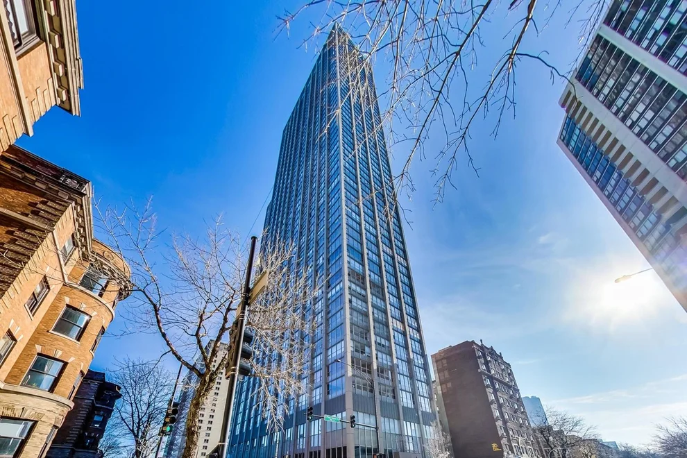 Unit for sale at 655 W IRVING PARK Road, Chicago, IL 60613