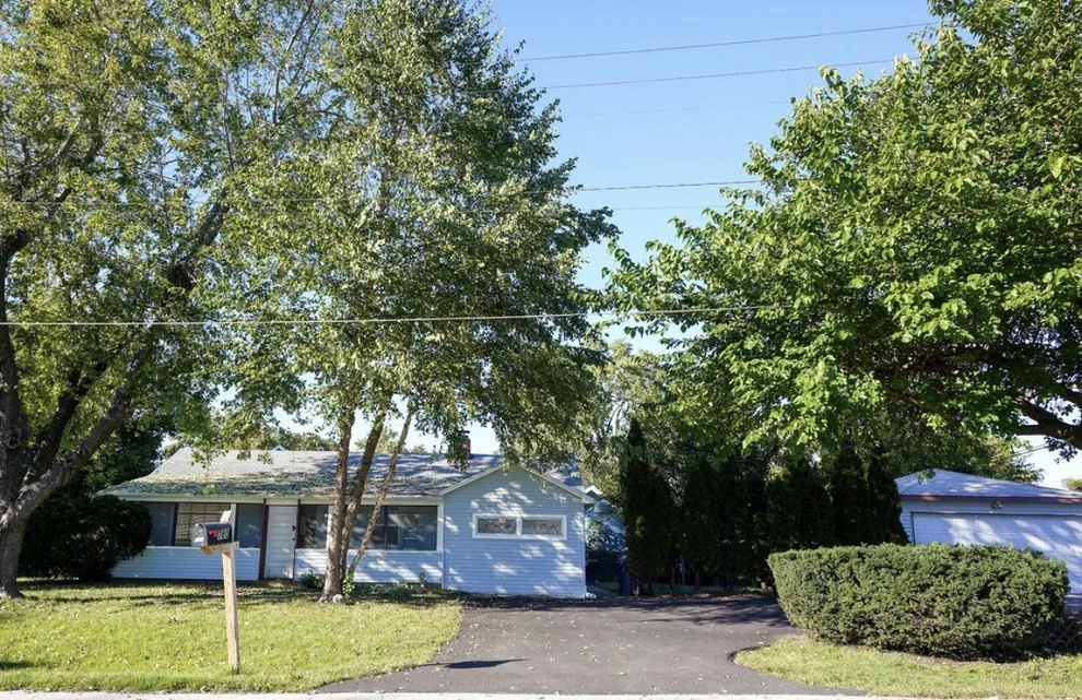 Unit for sale at 780 Melrose Avenue, Aurora, IL 60505
