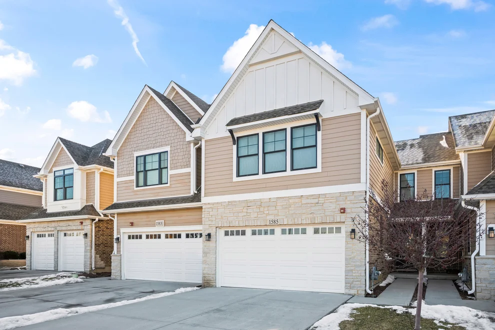 Unit for sale at 1585 Dakota Drive, Elk Grove Village, IL 60007
