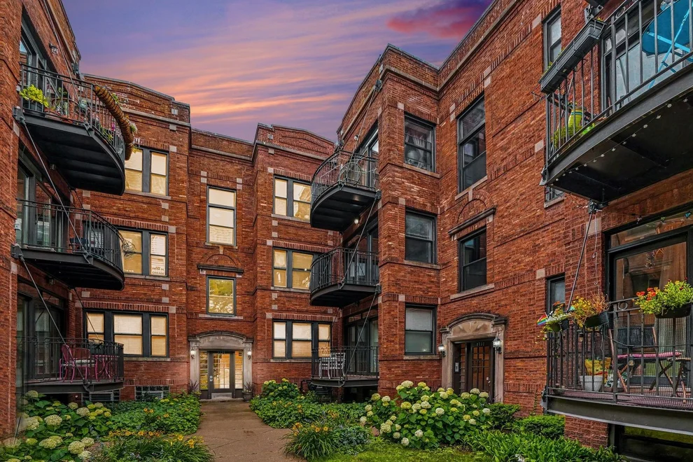Unit for sale at 1331 W North Shore Avenue, Chicago, IL 60626