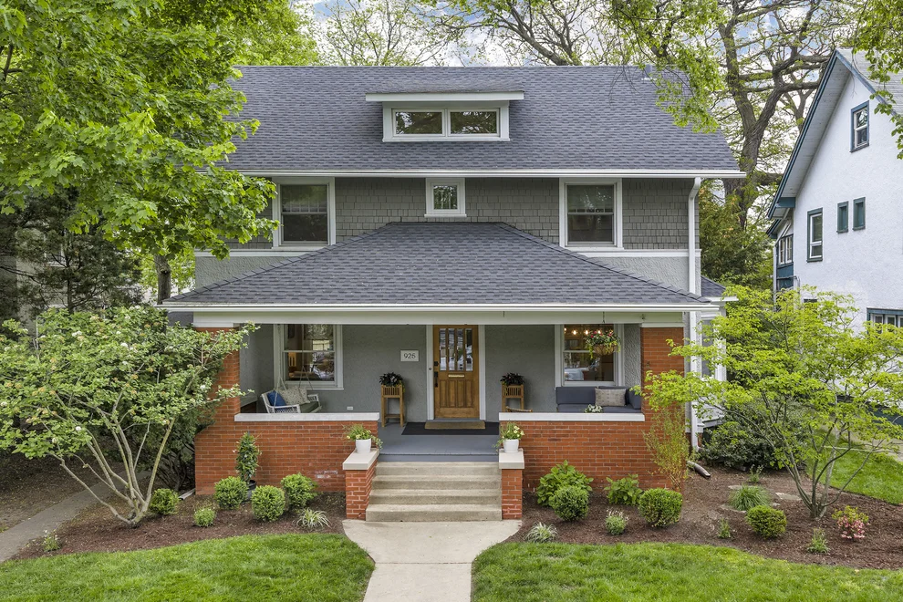 Unit for sale at 925 Elmwood Avenue, Evanston, IL 60202