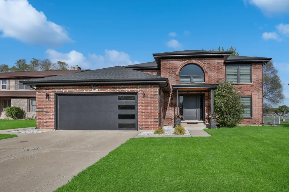 Unit for sale at 810 Kent Circle, Bartlett, IL 60103
