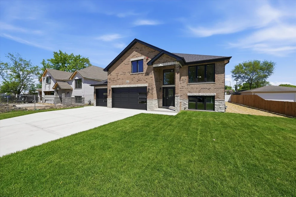 Unit for sale at 8011 S Oconto Avenue, Bridgeview, IL 60455