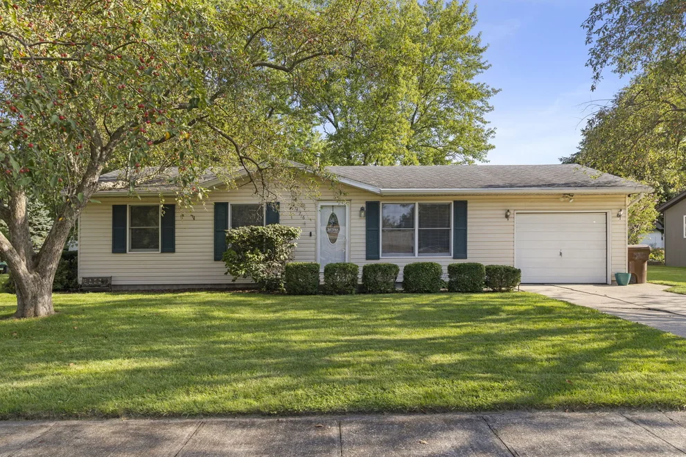 Unit for sale at 476 E 3rd Street, Herscher, IL 60941