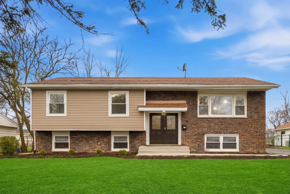 Unit for sale at 17720 Rosewood Terrace, Country Club Hills, IL 60478