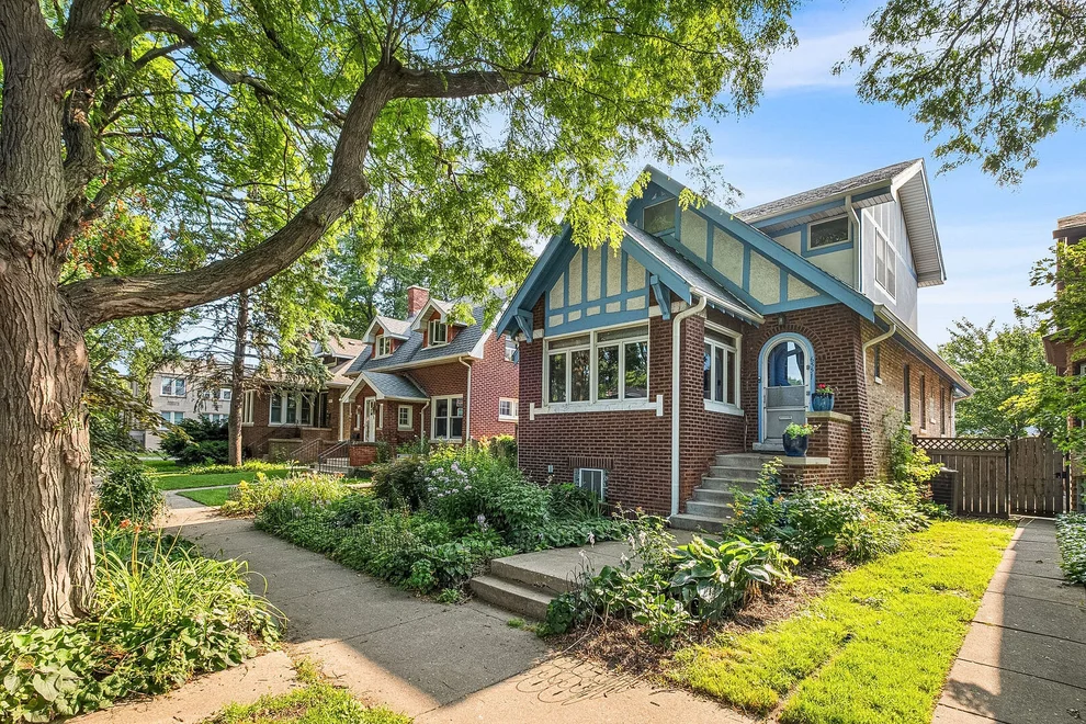 Unit for sale at 6551 N Maplewood Avenue, Chicago, IL 60645
