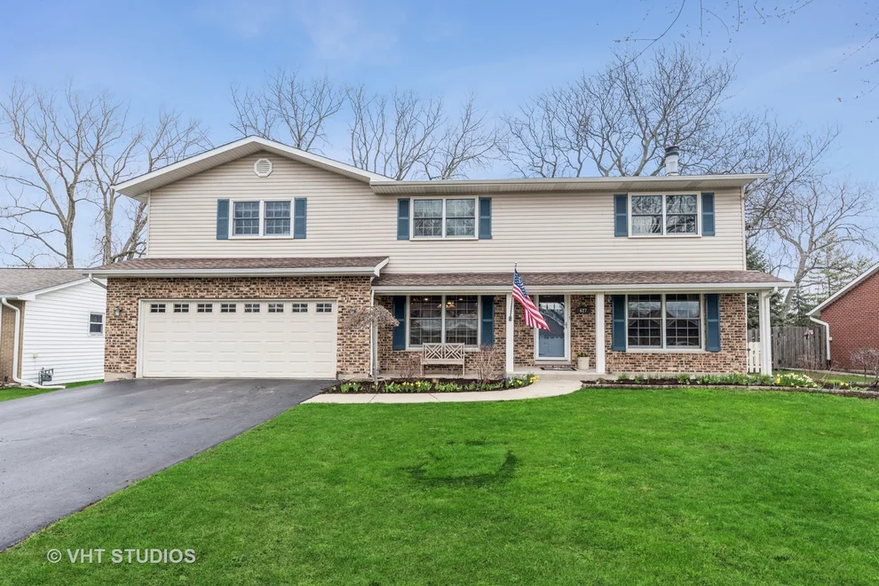 Unit for sale at 627 N Stephen Drive, Palatine, IL 60067