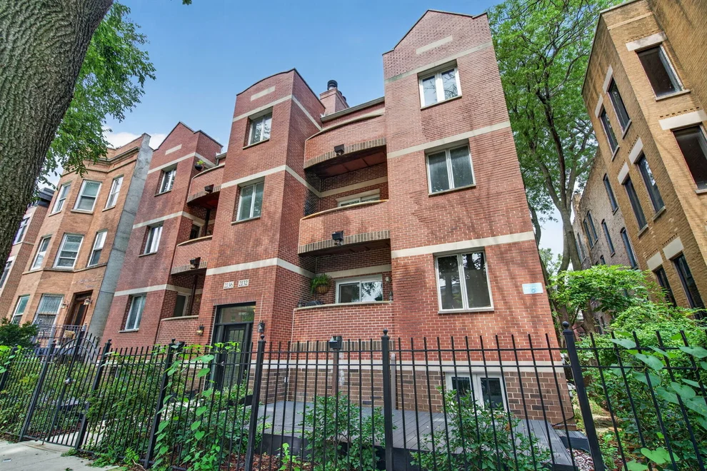 Unit for sale at 2136 W Evergreen Avenue, Chicago, IL 60622