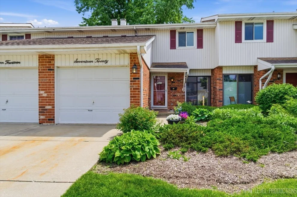 Unit for sale at 1720 Trent Court, Wheaton, IL 60189
