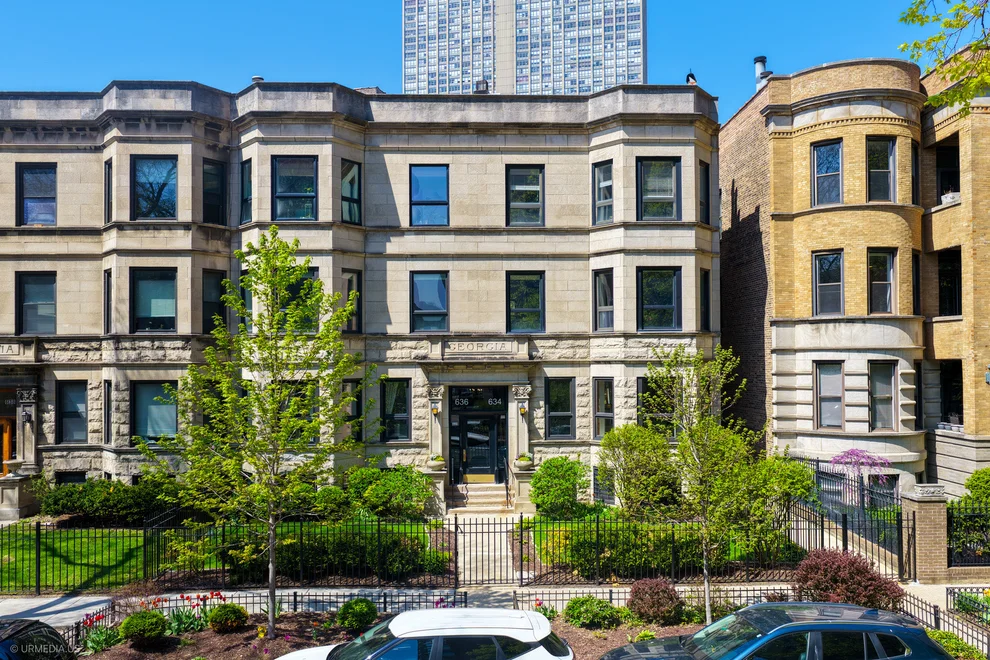 Unit for sale at 634 W GRACE Street, Chicago, IL 60613