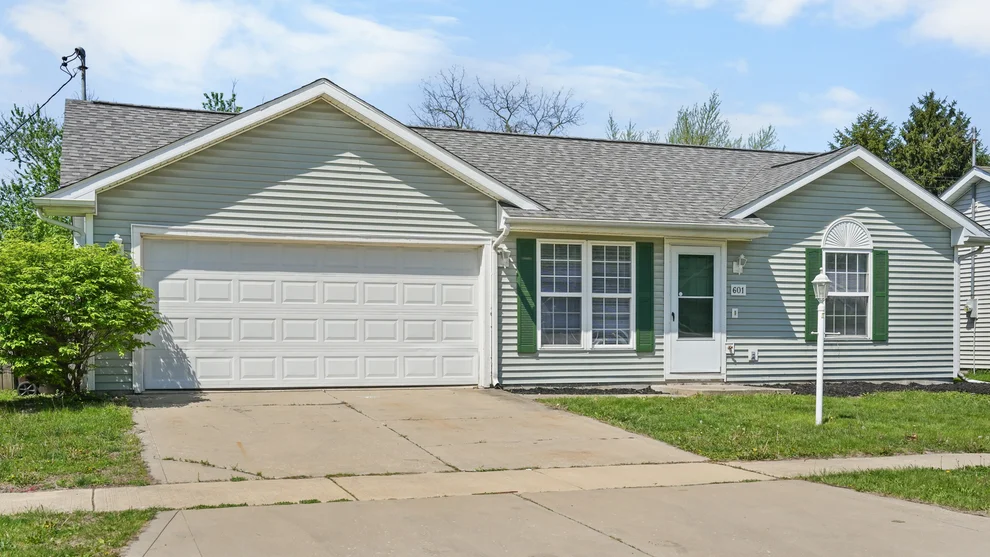 Unit for sale at 601 S Sunny Lane, Urbana, IL 61802