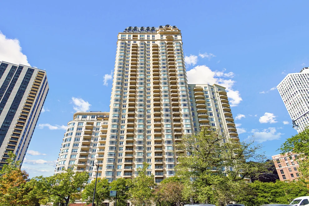 Unit for sale at 2550 N Lakeview Avenue, Chicago, IL 60614