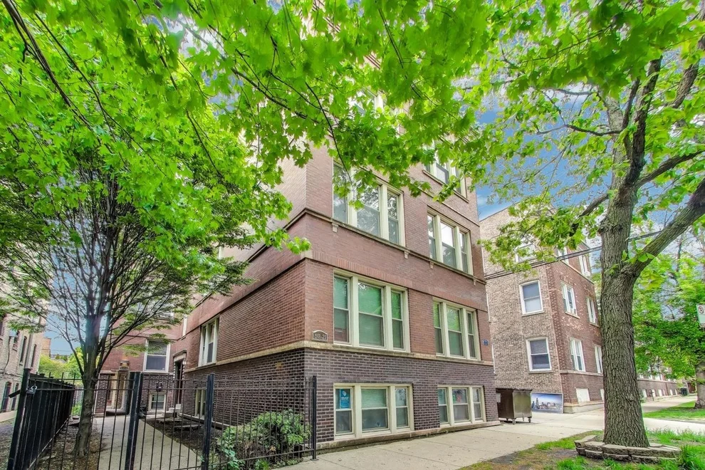 Unit for sale at 1918 W Cullom Avenue, Chicago, IL 60613