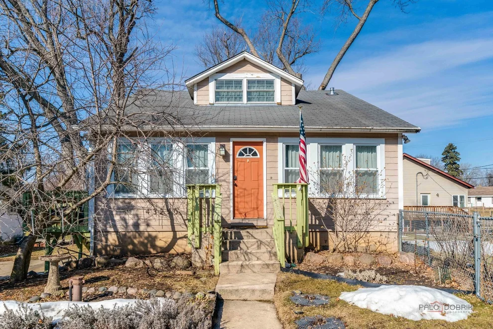 Unit for sale at 43250 N Lakeside Drive, Antioch, IL 60002