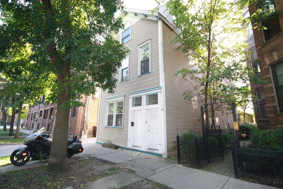 Unit for sale at 3014 N Racine Avenue, Chicago, IL 60657