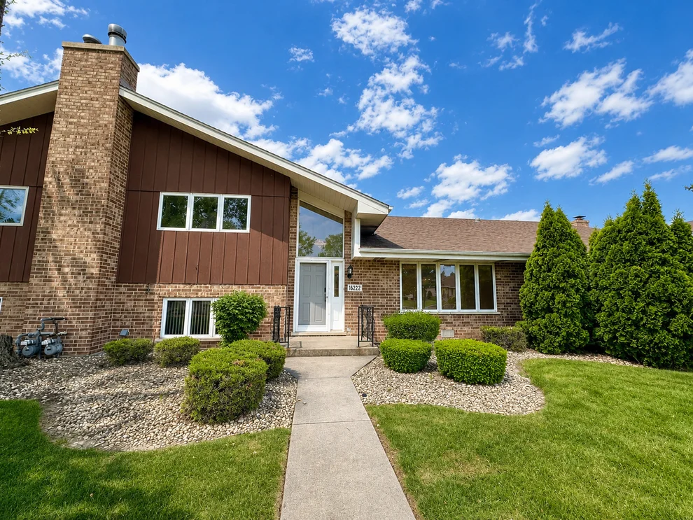 Unit for sale at 18222 Michigan Court, Orland Park, IL 60467