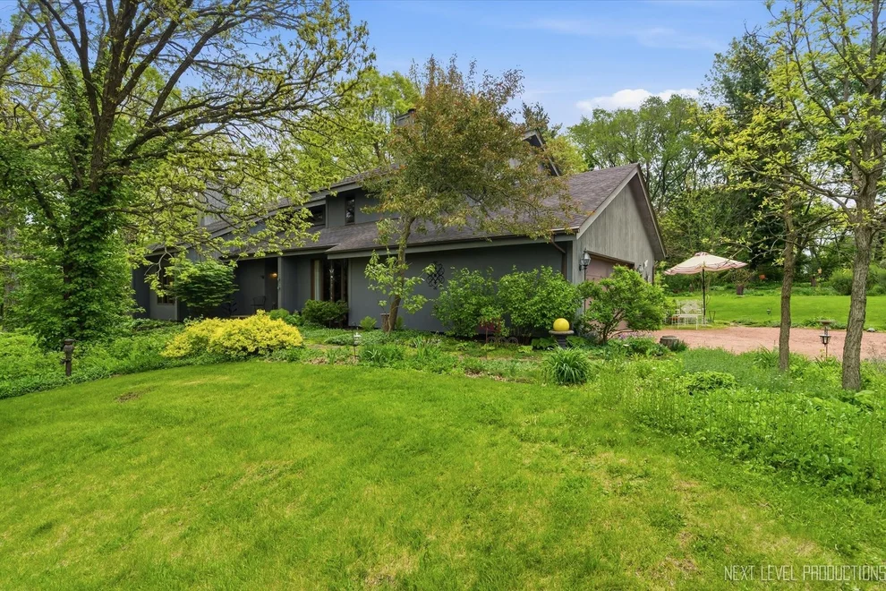 Unit for sale at 39W795 Reindeer Trail, St. Charles, IL 60175