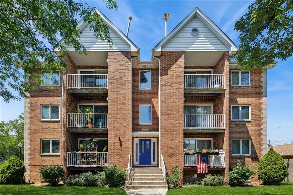 Unit for sale at 4004 N Monitor Avenue, Chicago, IL 60634