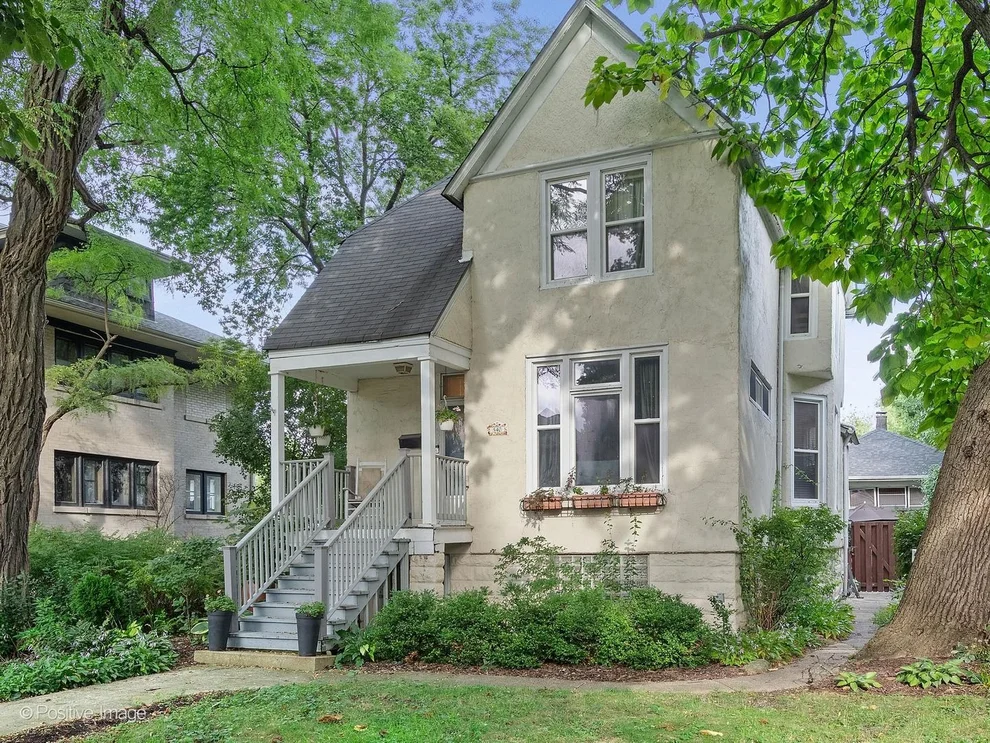Unit for sale at 540 N Harvey Avenue, Oak Park, IL 60302