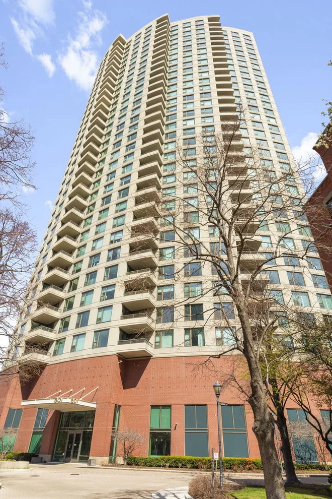 Unit for sale at 501 N Clinton Street, Chicago, IL 60654