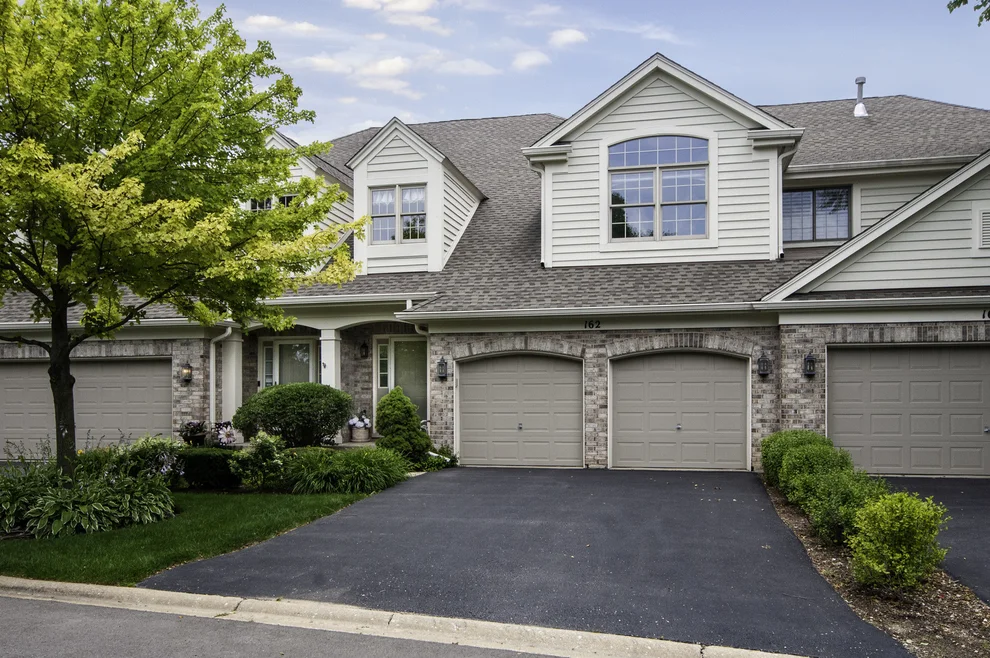 Unit for sale at 162 Fairway Drive, La Grange, IL 60525