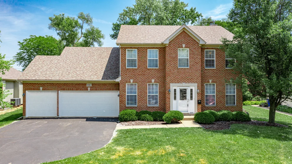 Unit for sale at 1917 Driving Park Road, Wheaton, IL 60187