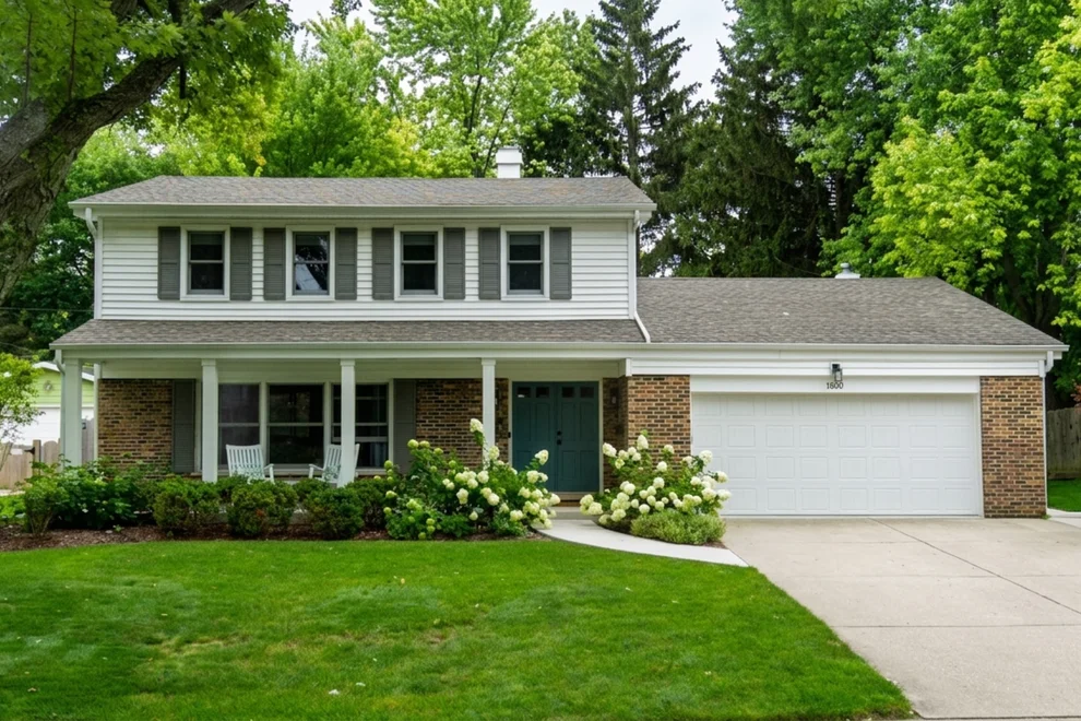 Unit for sale at 1039 Crestfield Avenue, Libertyville, IL 60048
