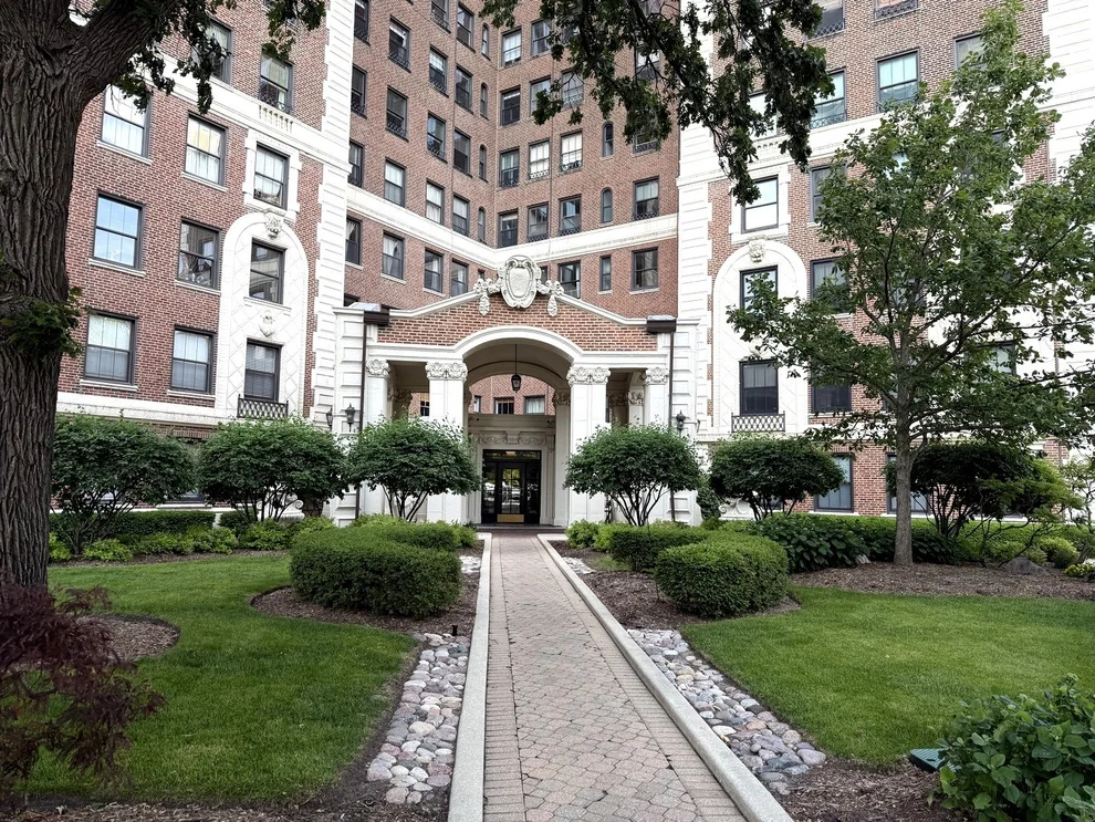 Unit for sale at 5555 S Everett Avenue, Chicago, IL 60637