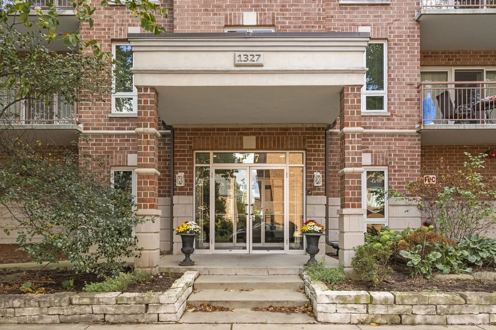 Unit for sale at 1327 E Washington Street, Des Plaines, IL 60016