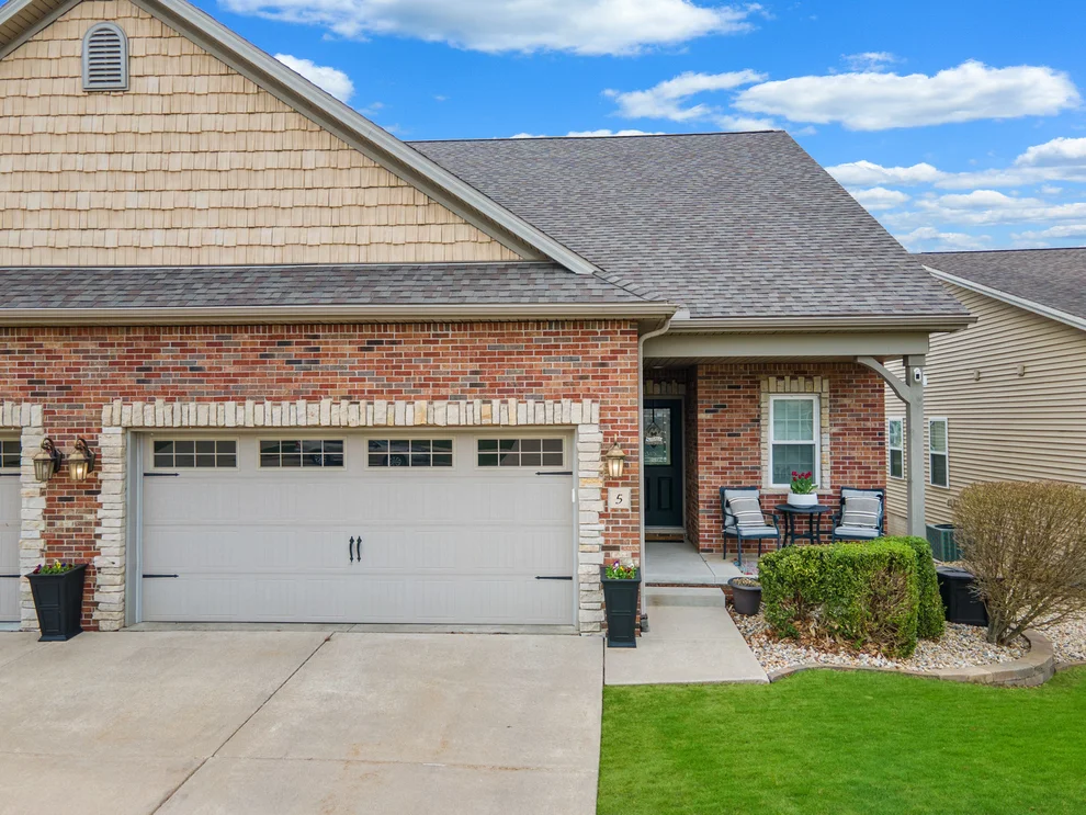 Unit for sale at 5 Yukon Circle, Bloomington, IL 61705