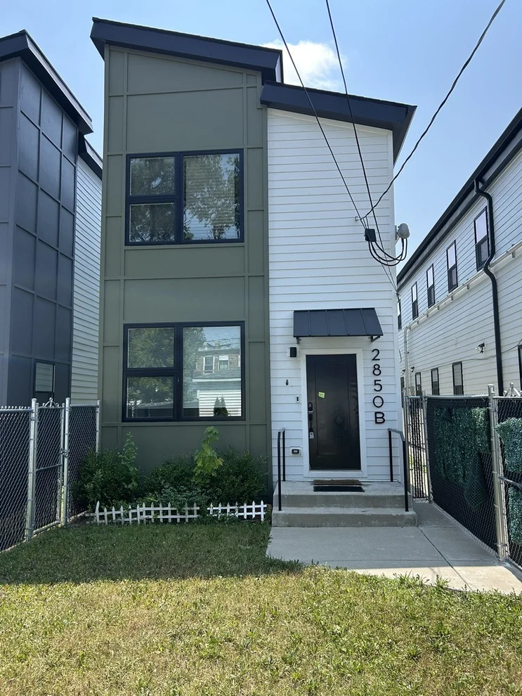 Unit for sale at 2850 W Harrison Street, Chicago, IL 60612