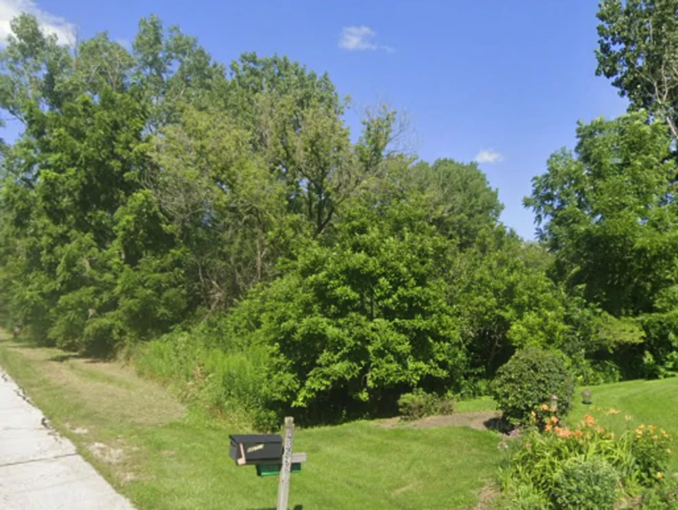 Unit for sale at 28601 N Monroe Street, Wauconda, IL 60084