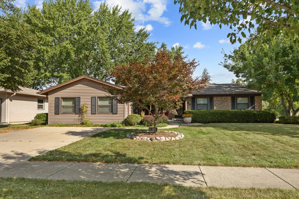 Unit for sale at 569 Northampton Circle, Elk Grove Village, IL 60007