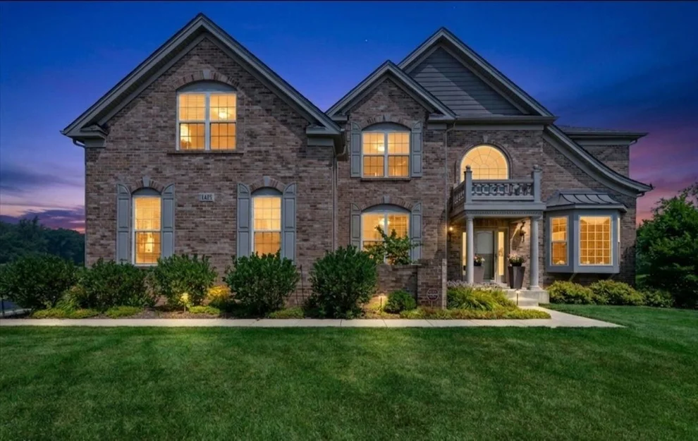 Unit for sale at 1451 Bethpage Circle, Elgin, IL 60124