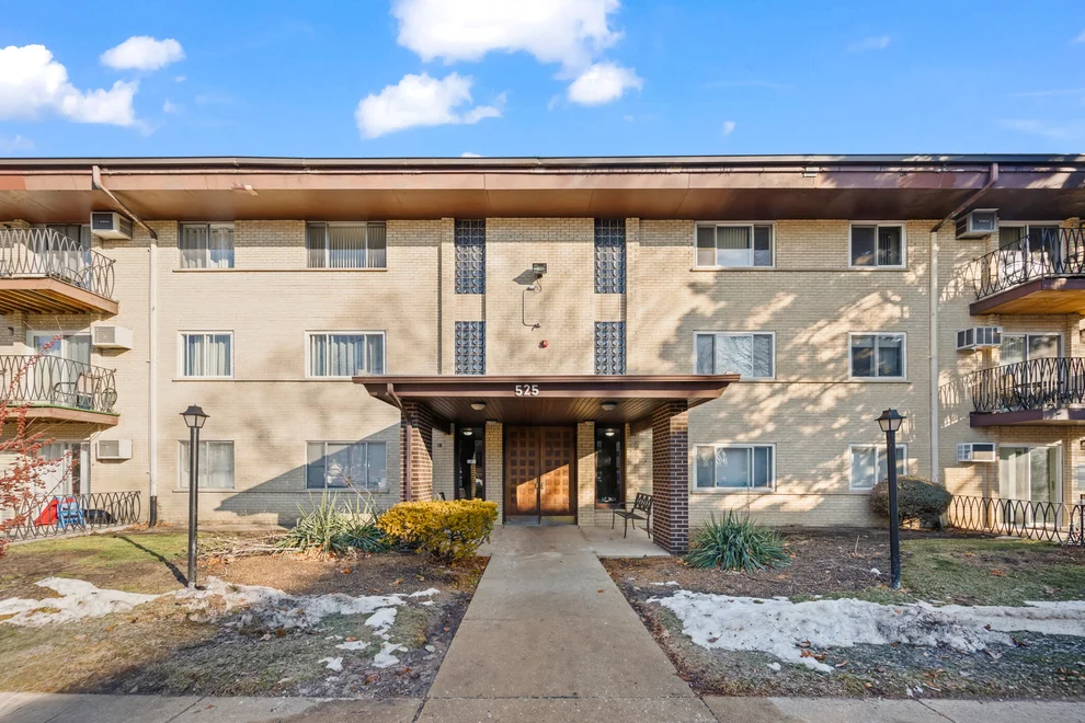 Unit for sale at 525 S Cleveland Avenue, Arlington Heights, IL 60005