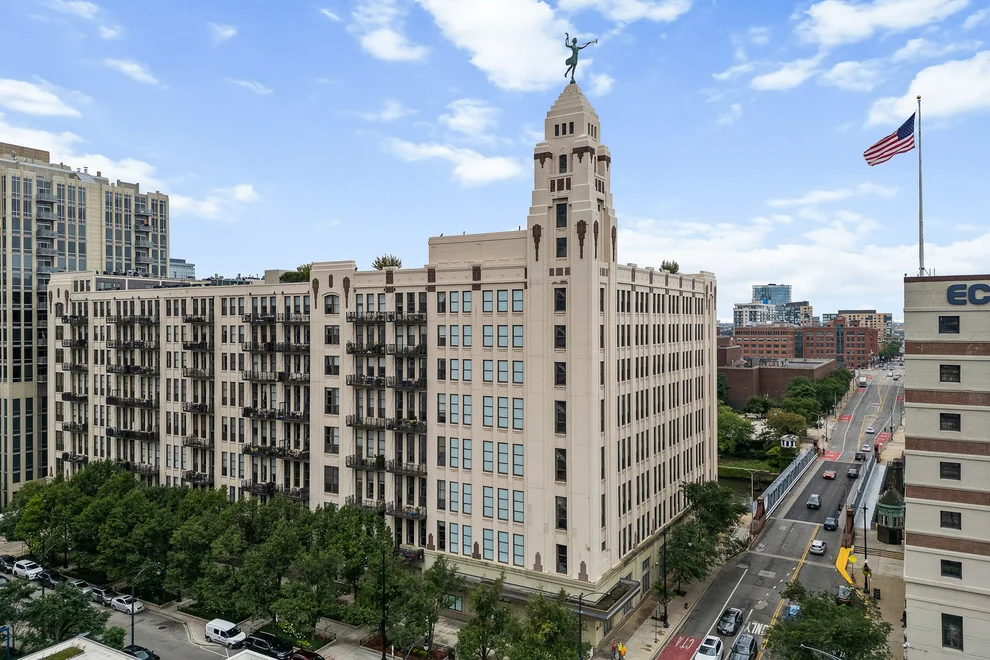 Unit for sale at 758 N Larrabee Street, Chicago, IL 60654