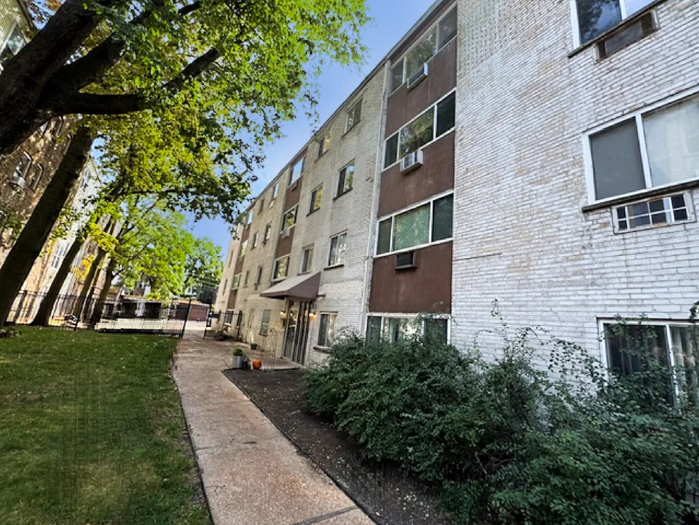 Unit for sale at 1441 W Farwell Avenue, Chicago, IL 60626