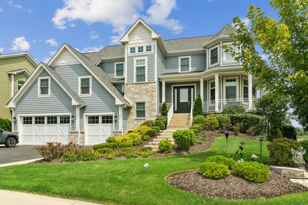 Unit for sale at 880 Peninsula Drive, Wauconda, IL 60084