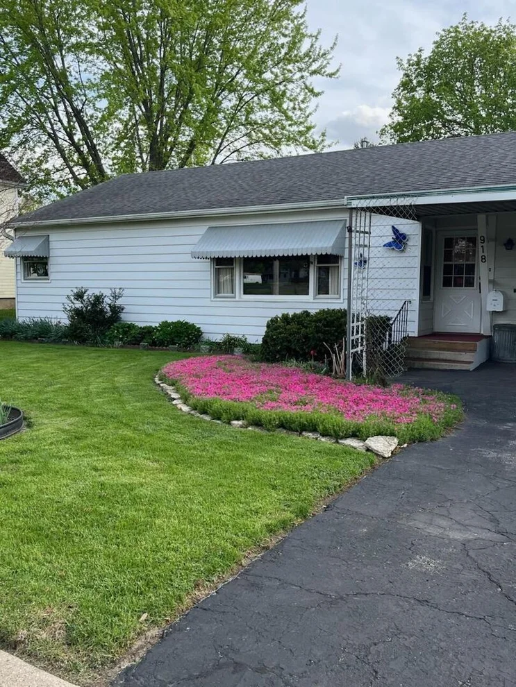 Unit for sale at 918 W Main Street, Genoa, IL 60135
