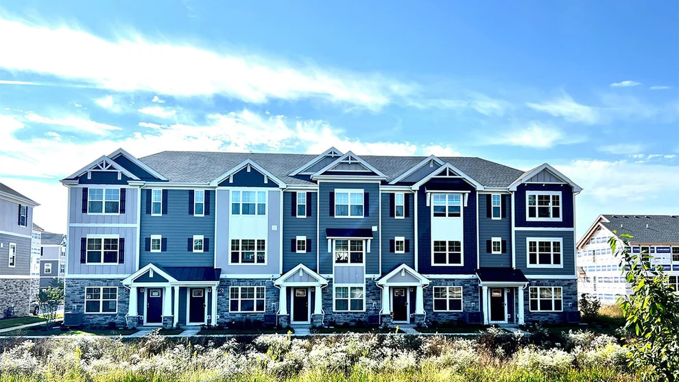 Unit for sale at 438 lakeshore Court, St. Charles, IL 60174
