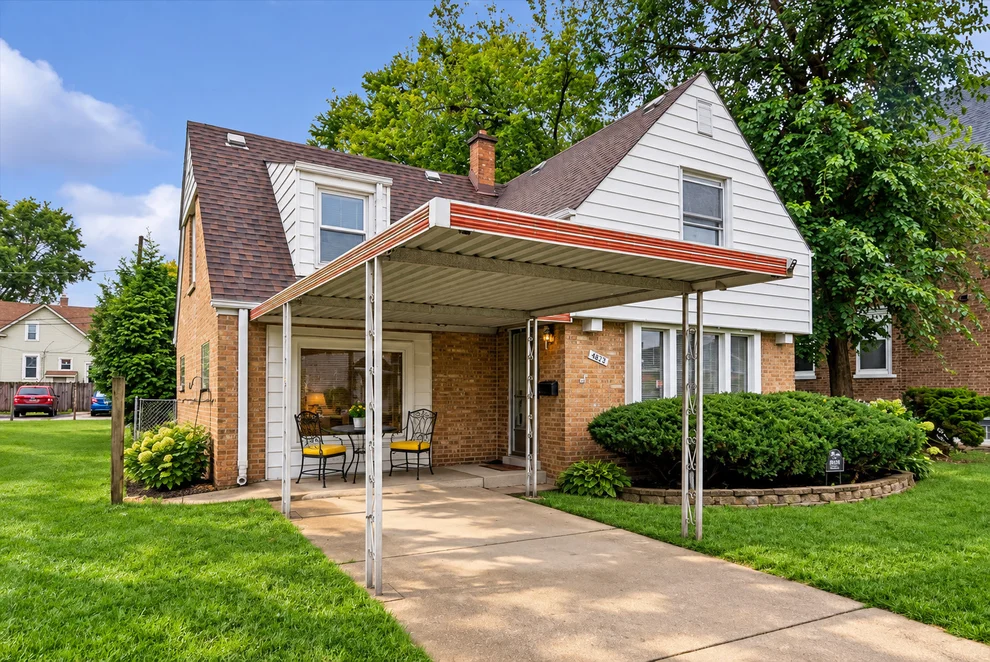 Unit for sale at 8028 42nd Court, Lyons, IL 60534
