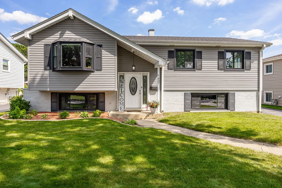 Unit for sale at 637 S BEVERLY Avenue, Addison, IL 60101