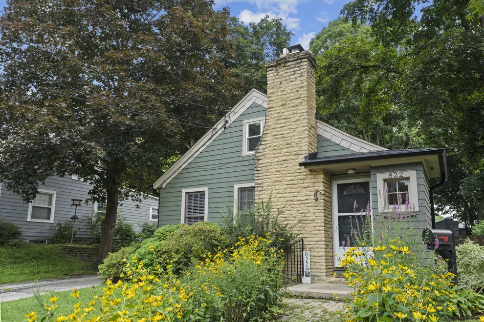 Unit for sale at 822 N Madison Street, Woodstock, IL 60098
